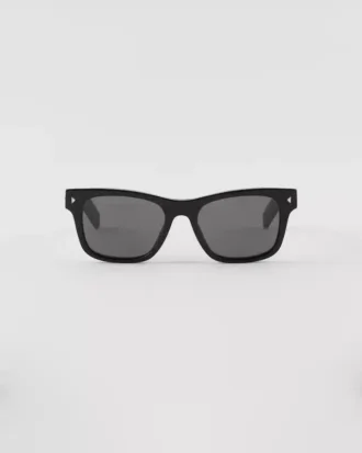 Sunglasses with Iconic Metal Plaque