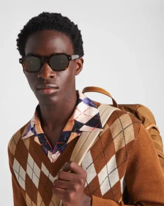 Sunglasses with Iconic Metal Plaque