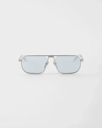 Sunglasses with the Iconic Metal Plaque