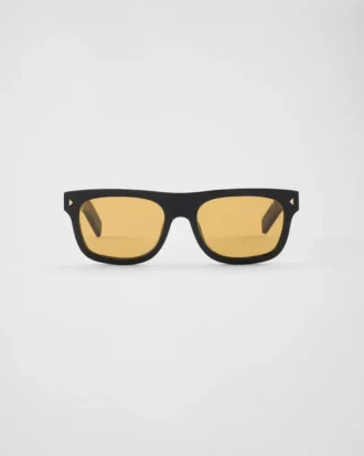 Sunglasses with the Iconic Metal Plaque