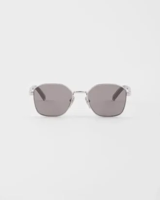 Sunglasses with the Iconic Metal Plaque
