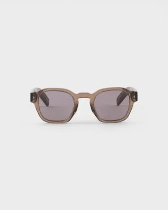 Sunglasses with the Iconic Metal Plaque