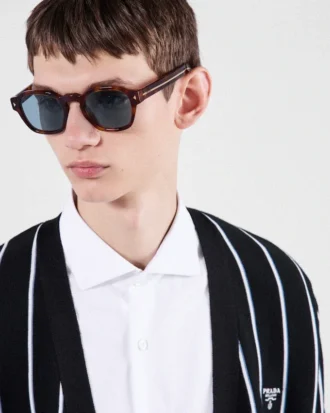 Sunglasses with the Iconic Metal Plaque